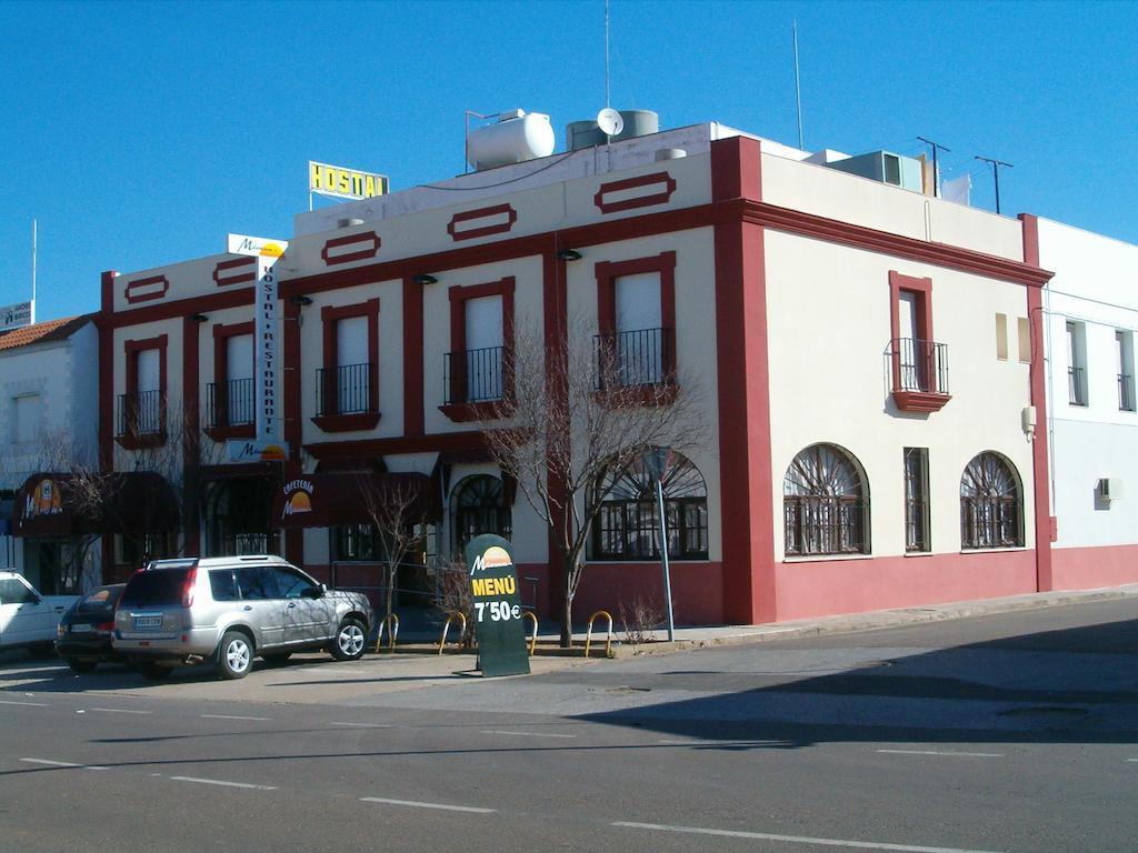 Hostal Restaurante Milenium Otel Torremegía Dış mekan fotoğraf