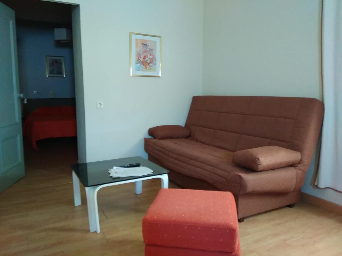 Hostal Restaurante Milenium Otel Torremegía Dış mekan fotoğraf