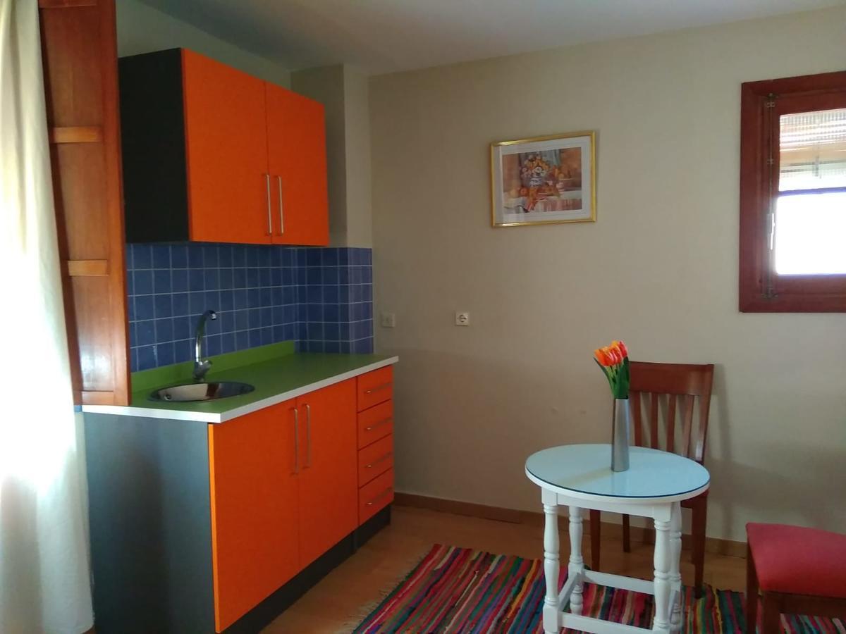 Hostal Restaurante Milenium Otel Torremegía Dış mekan fotoğraf
