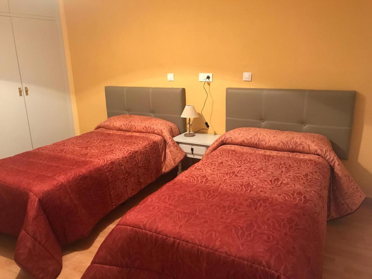 Hostal Restaurante Milenium Otel Torremegía Dış mekan fotoğraf