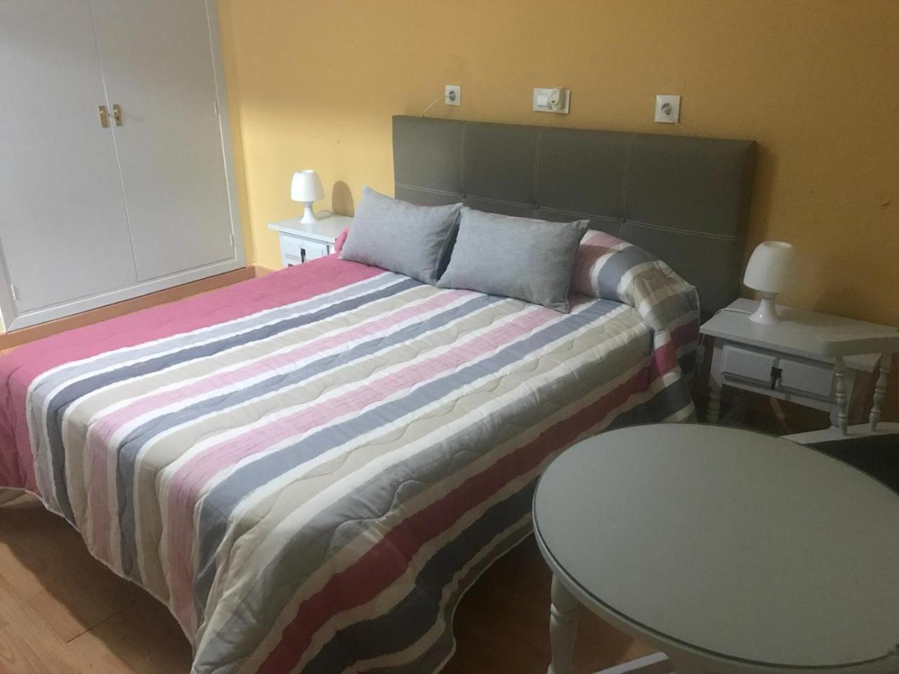 Hostal Restaurante Milenium Otel Torremegía Dış mekan fotoğraf