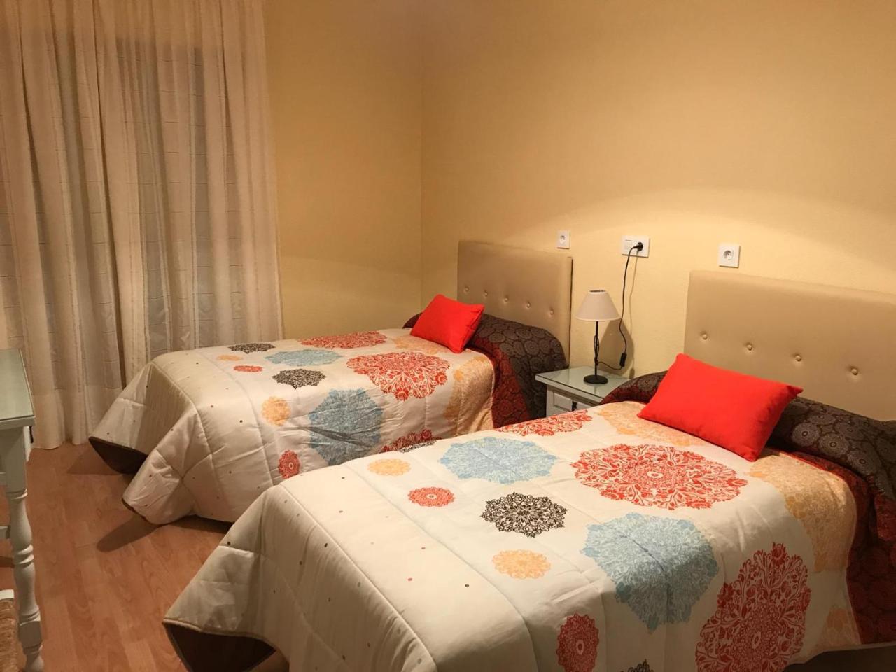 Hostal Restaurante Milenium Otel Torremegía Dış mekan fotoğraf
