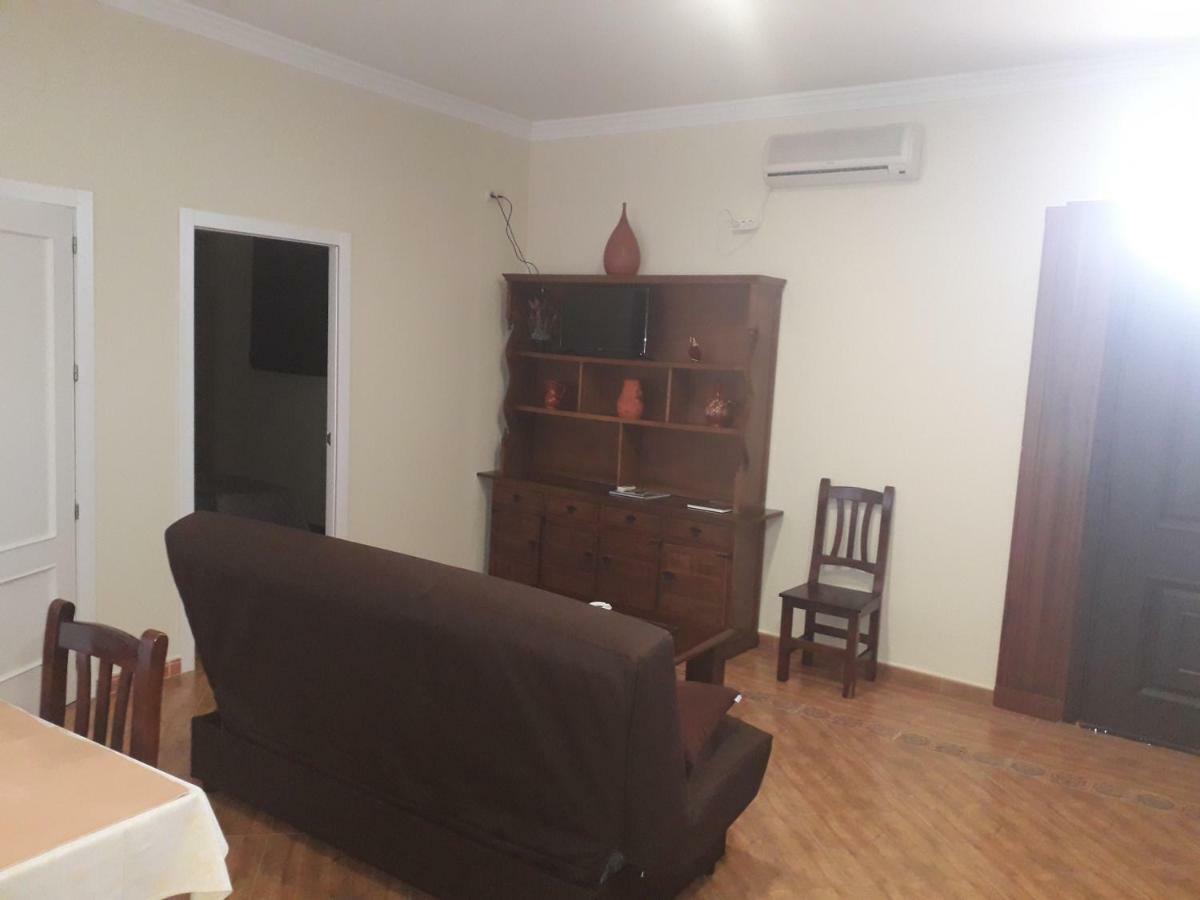 Hostal Restaurante Milenium Otel Torremegía Dış mekan fotoğraf